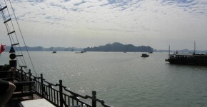 Geniesse die unglaublich schöne Halong Bucht in Vietnam