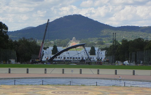 Mögen sie Symmetrien und Museen? Dann könnte Canberra, die Australische Hauptstadt, etwas für sie sein? Erfahren sie hier mehr!