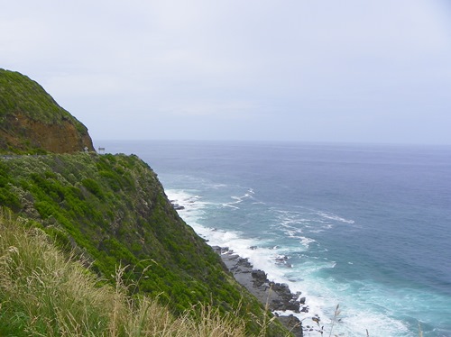 Die Great Ocean Road im Australischen Bundesstaat Victoria mit den zwölf Aposteln, dem Otway Nationalpark und weiteren Attraktionen ist ein unvergessliches Reiseerlebnis.