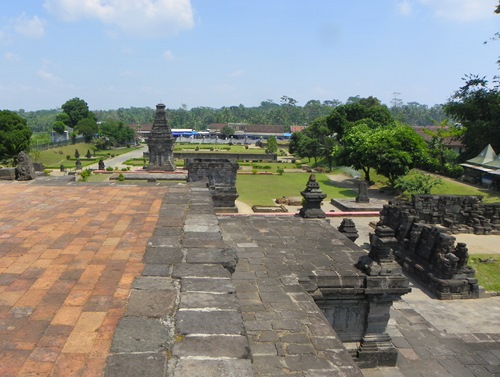 Fühlen sie sich als Entdecker und besuchen sie den Penataran-Tempel und Singosari-Tempel in Ost-Java! Zwei echte Geheimtipps!