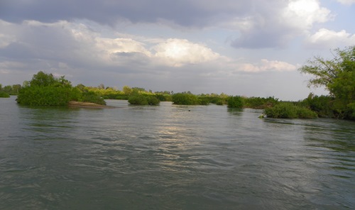 viertausend Inseln Laos - Si Phan Don im Süden von Laos ist eine der vielen wunderschönen Flusslandschaften, die der Mekong geschaffen hat. Erfahren sie mehr in diesem Artikel.