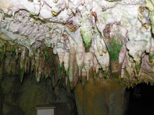 trang-khaokob-hoehle-stalaktiten